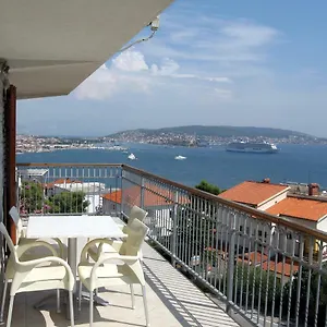  Apartament With Splendid Sea View